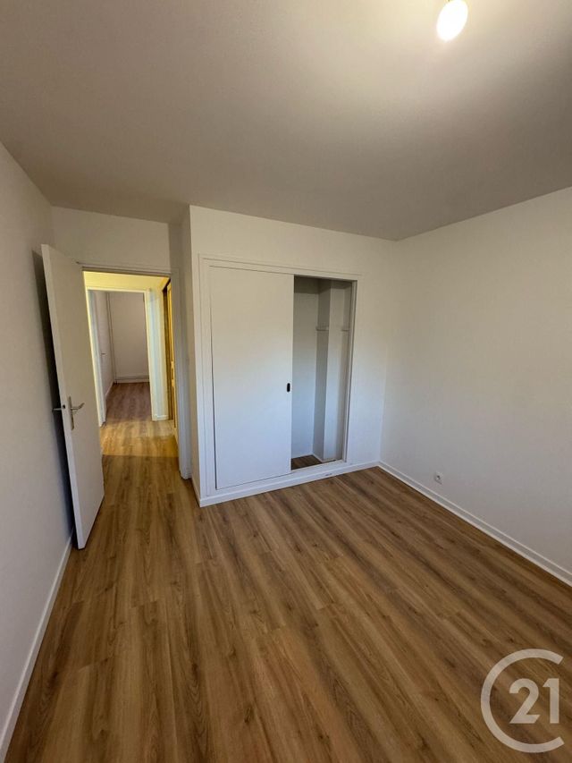 Appartement F4 à vendre - 4 pièces - 66.62 m2 - MONTLUCON - 03 - AUVERGNE - Century 21 Pasquet Immobilier