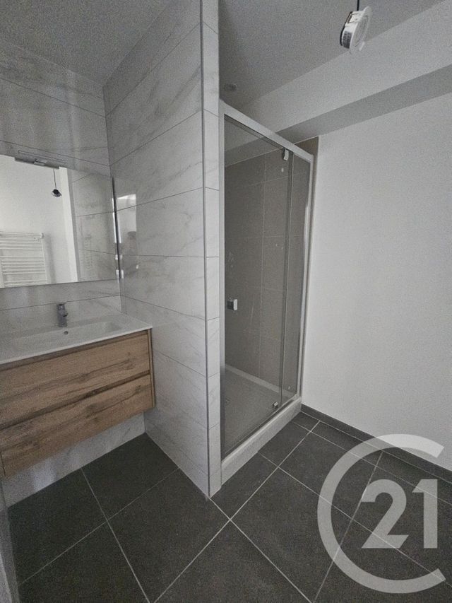 Appartement F2 à louer - 2 pièces - 47.33 m2 - MONTLUCON - 03 - AUVERGNE - Century 21 Pasquet Immobilier