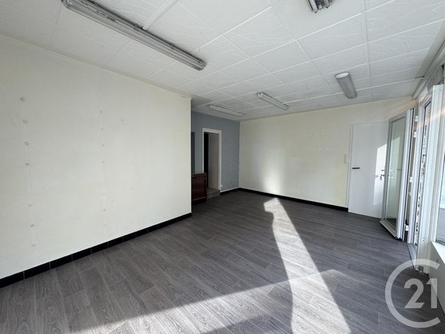 commerce à louer - 30.0 m2 - NERIS LES BAINS - 03 - AUVERGNE - Century 21 Pasquet Immobilier