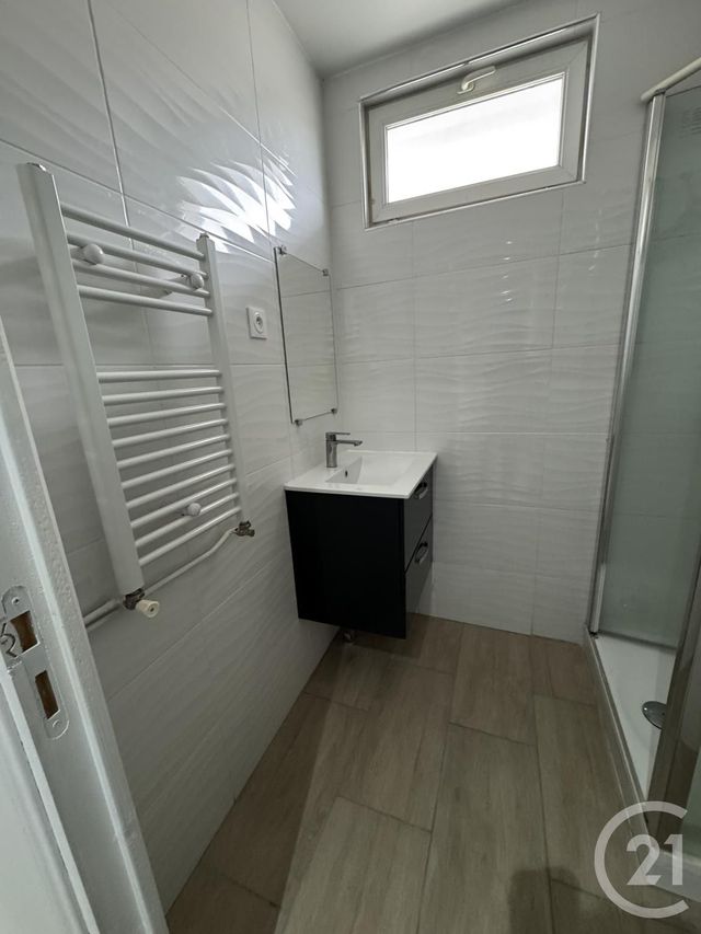 Appartement F3 à louer - 3 pièces - 44.0 m2 - MONTLUCON - 03 - AUVERGNE - Century 21 Pasquet Immobilier