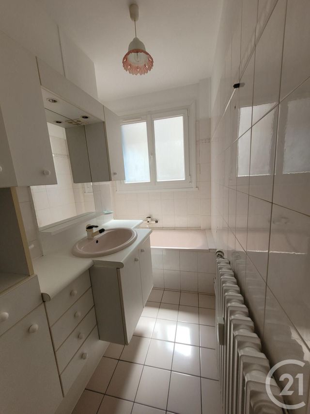 Appartement F4 à vendre - 6 pièces - 79.44 m2 - MONTLUCON - 03 - AUVERGNE - Century 21 Pasquet Immobilier