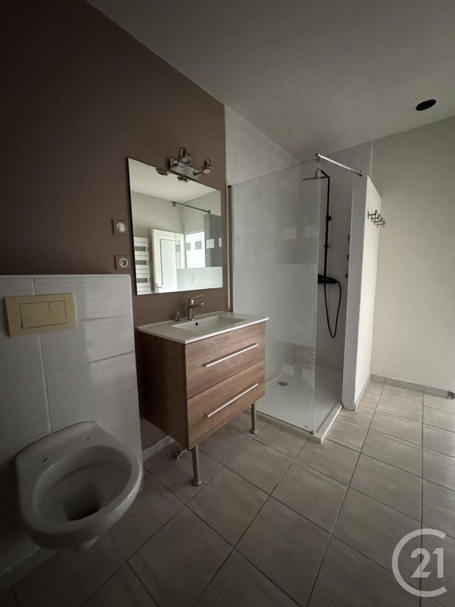 Afficher la photo en grand Appartement F2 à louer - 2 pièces - 39.85 m2 - MONTLUCON - 03 - AUVERGNE - Century 21 Pasquet Immobilier