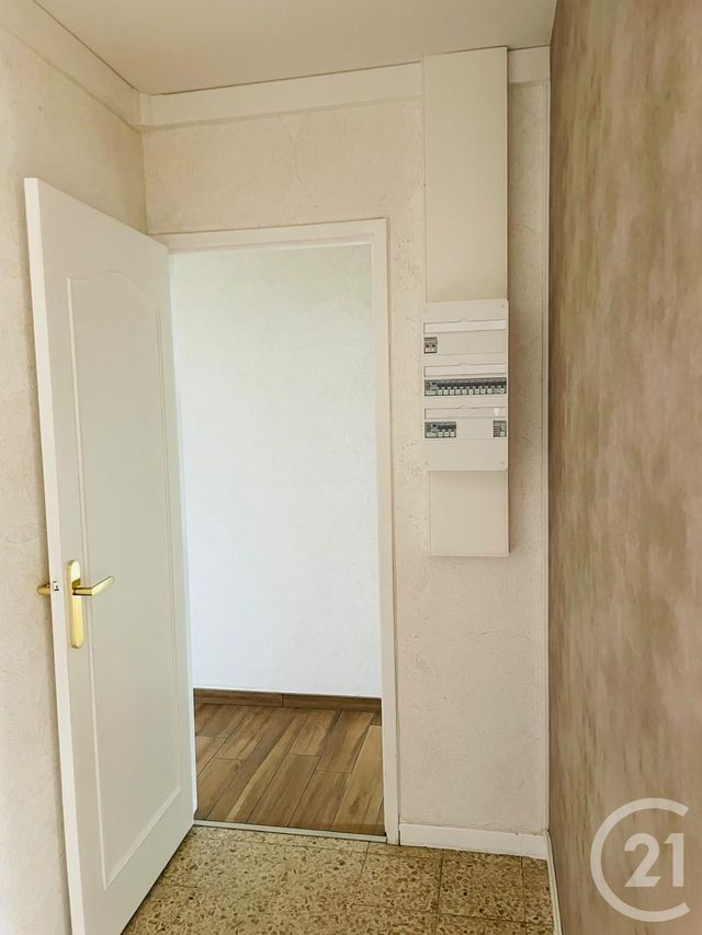 Appartement F4 à vendre - 5 pièces - 98.03 m2 - MONTLUCON - 03 - AUVERGNE - Century 21 Pasquet Immobilier