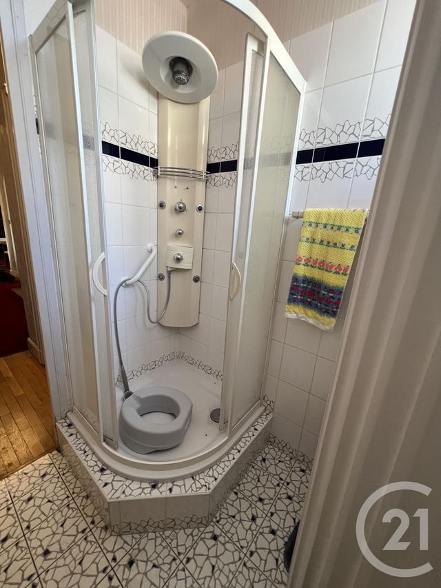 Appartement à vendre - 4 pièces - 99.7 m2 - MONTLUCON - 03 - AUVERGNE - Century 21 Pasquet Immobilier