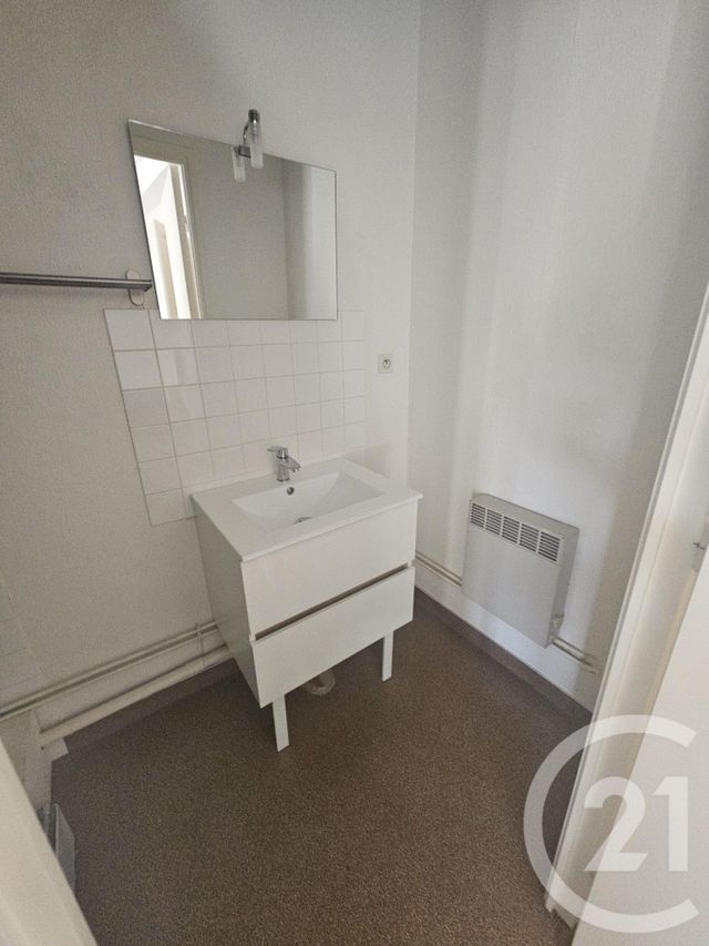 Appartement F1 à louer - 1 pièce - 32.67 m2 - MONTLUCON - 03 - AUVERGNE - Century 21 Pasquet Immobilier