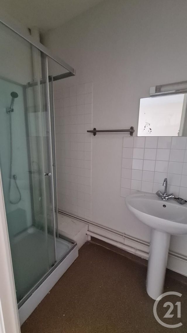 Appartement F1 à louer - 1 pièce - 32.67 m2 - MONTLUCON - 03 - AUVERGNE - Century 21 Pasquet Immobilier