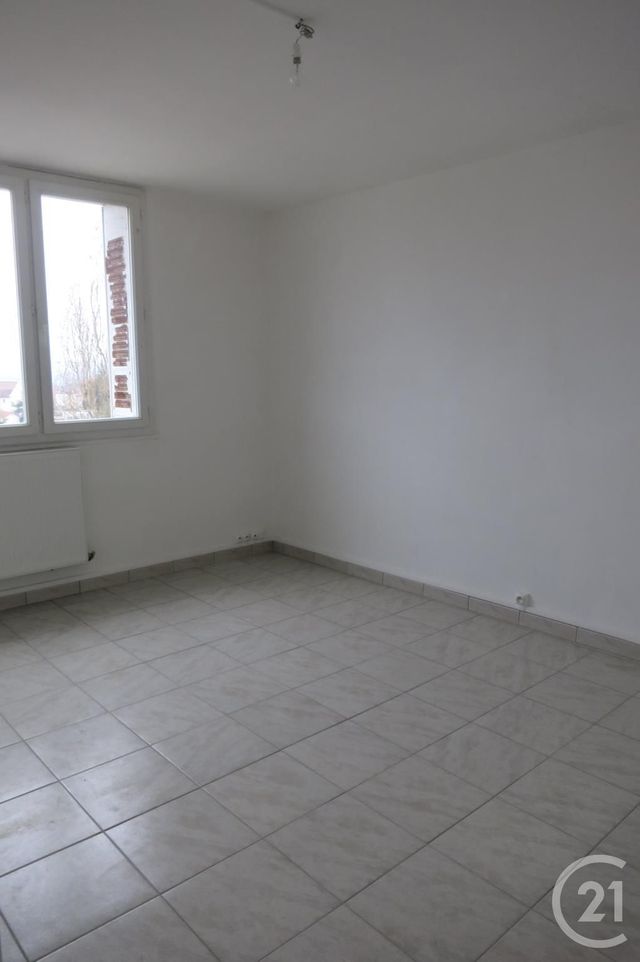 Appartement F3 à louer - 3 pièces - 55.0 m2 - MONTLUCON - 03 - AUVERGNE - Century 21 Pasquet Immobilier
