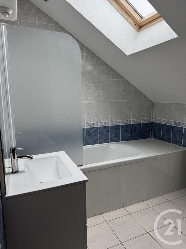 maison à louer - 6 pièces - 130.0 m2 - MONTLUCON - 03 - AUVERGNE - Century 21 Pasquet Immobilier