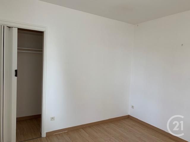 Afficher la photo en grand Appartement F3 à vendre - 3 pièces - 66.0 m2 - MONTLUCON - 03 - AUVERGNE - Century 21 Pasquet Immobilier