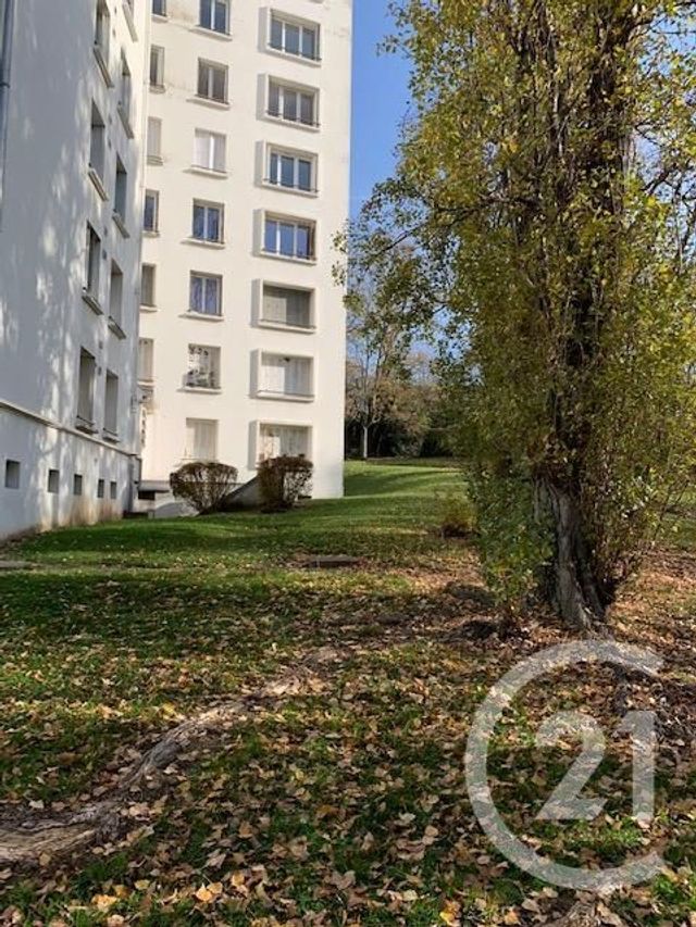 Afficher la photo en grand Appartement F3 à vendre - 3 pièces - 66.0 m2 - MONTLUCON - 03 - AUVERGNE - Century 21 Pasquet Immobilier