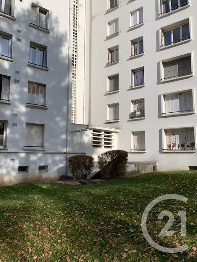 Afficher la photo en grand Appartement F3 à vendre - 3 pièces - 66.0 m2 - MONTLUCON - 03 - AUVERGNE - Century 21 Pasquet Immobilier