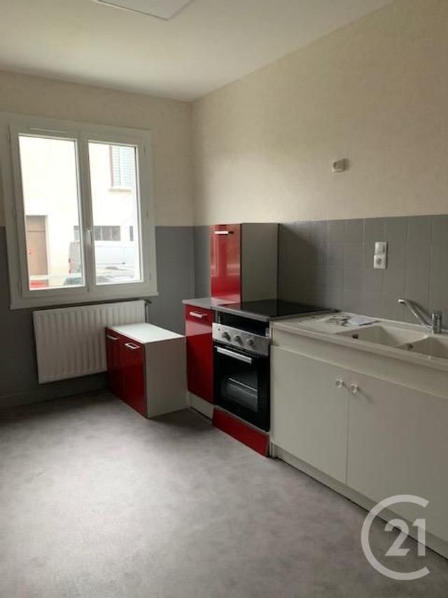 Appartement à louer - 2 pièces - 47.09 m2 - MONTLUCON - 03 - AUVERGNE - Century 21 Pasquet Immobilier