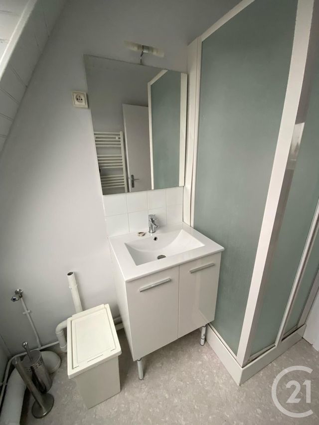 Appartement F1 à louer - 1 pièce - 22.0 m2 - DESERTINES - 03 - AUVERGNE - Century 21 Pasquet Immobilier