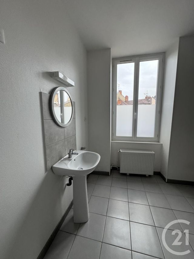 Appartement F2 à louer - 2 pièces - 45.0 m2 - MONTLUCON - 03 - AUVERGNE - Century 21 Pasquet Immobilier