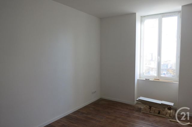 Appartement F2 à louer - 2 pièces - 45.0 m2 - MONTLUCON - 03 - AUVERGNE - Century 21 Pasquet Immobilier
