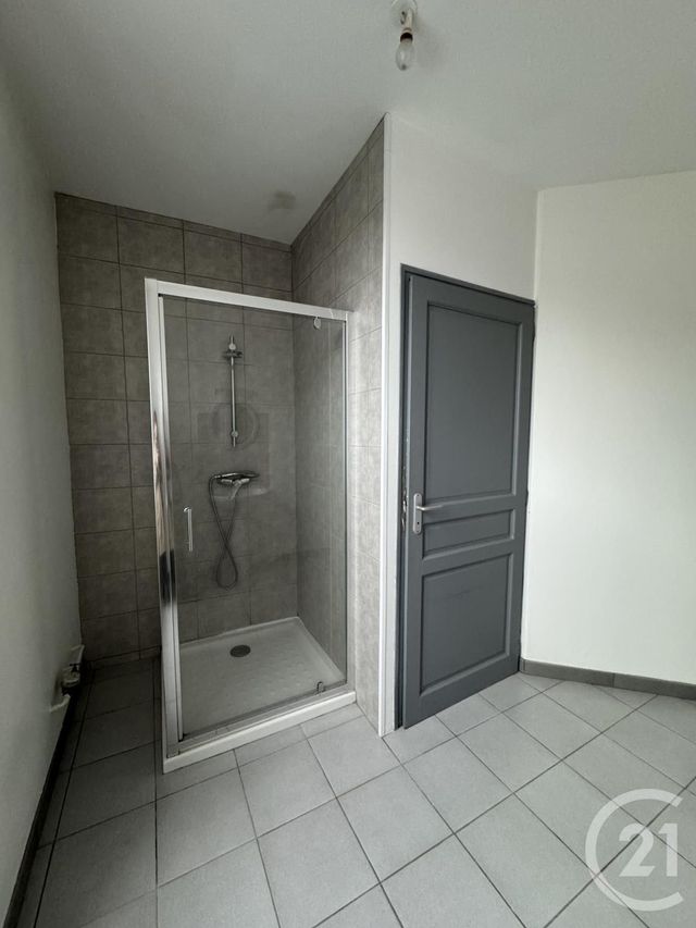 Appartement F2 à louer - 2 pièces - 45.0 m2 - MONTLUCON - 03 - AUVERGNE - Century 21 Pasquet Immobilier