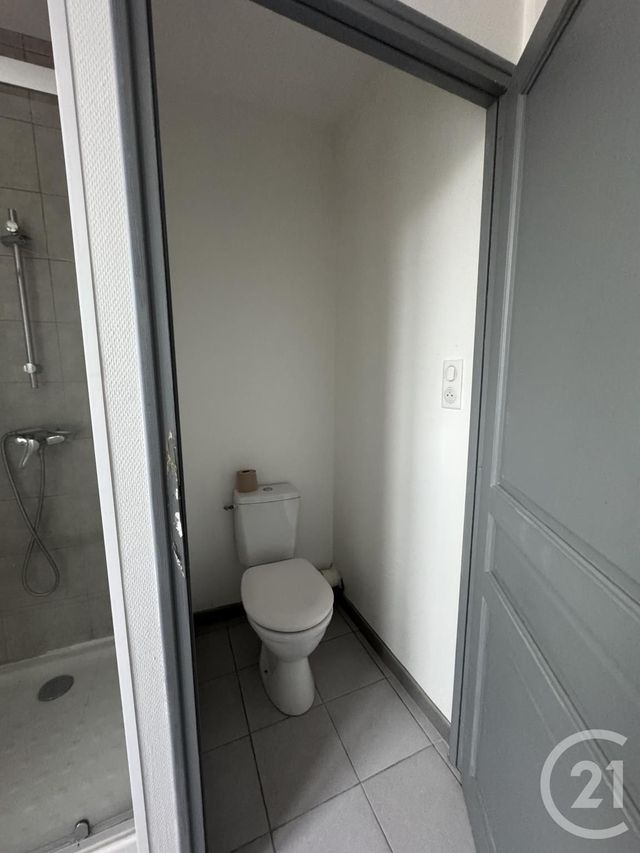 Appartement F2 à louer - 2 pièces - 45.0 m2 - MONTLUCON - 03 - AUVERGNE - Century 21 Pasquet Immobilier