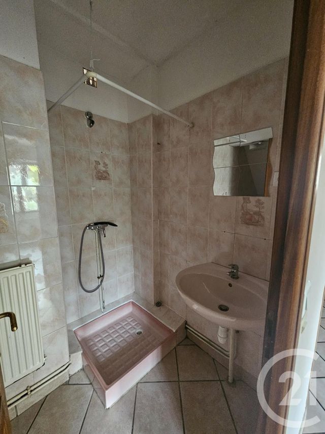 maison à louer - 3 pièces - 61.52 m2 - NERIS LES BAINS - 03 - AUVERGNE - Century 21 Pasquet Immobilier