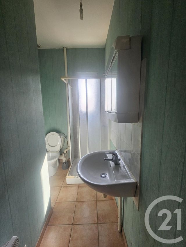 Afficher la photo en grand Appartement F2 à louer - 2 pièces - 40.36 m2 - MONTLUCON - 03 - AUVERGNE - Century 21 Pasquet Immobilier