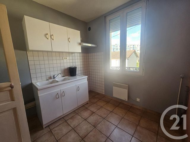 Appartement F2 à louer - 2 pièces - 40.36 m2 - MONTLUCON - 03 - AUVERGNE - Century 21 Pasquet Immobilier