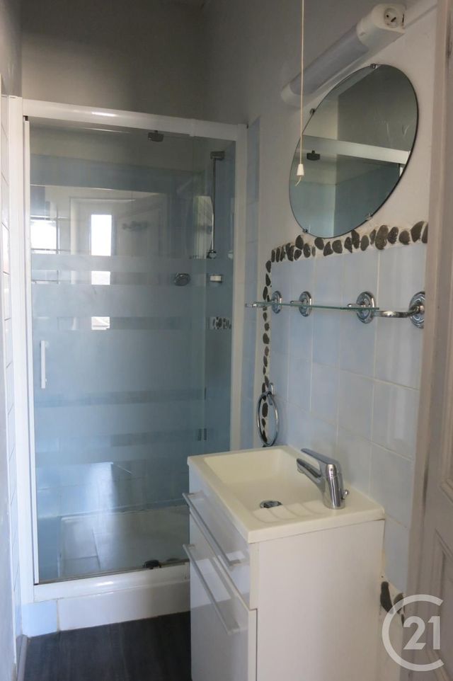 Afficher la photo en grand Appartement F2 à louer - 2 pièces - 30.5 m2 - MONTLUCON - 03 - AUVERGNE - Century 21 Pasquet Immobilier