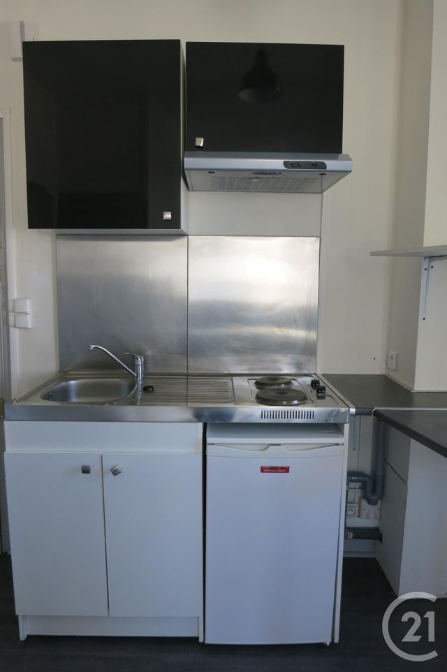 Afficher la photo en grand Appartement F2 à louer - 2 pièces - 30.5 m2 - MONTLUCON - 03 - AUVERGNE - Century 21 Pasquet Immobilier