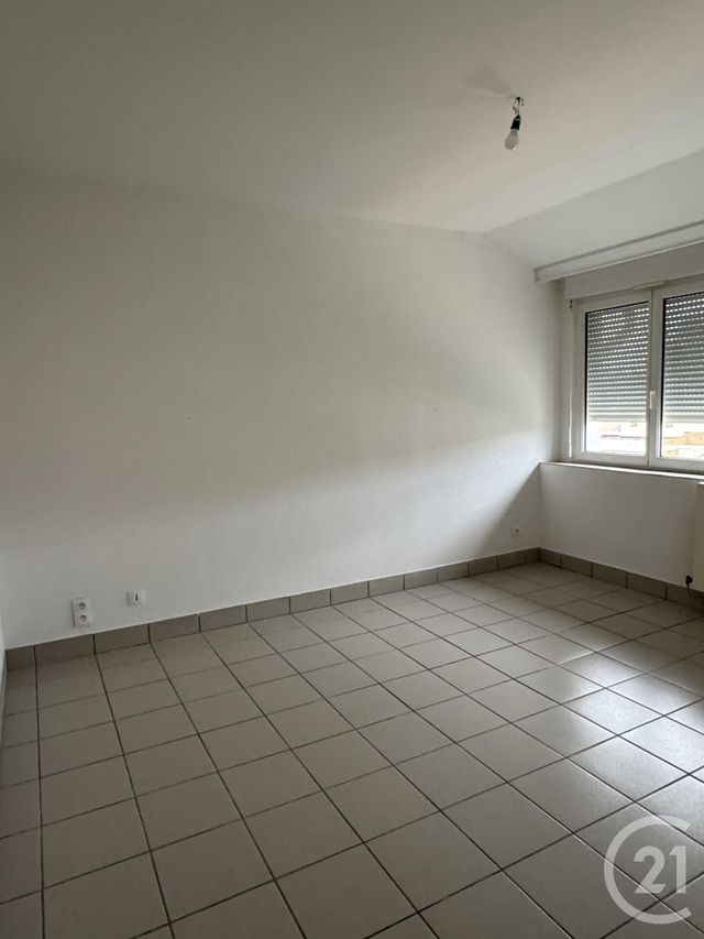 Afficher la photo en grand Appartement F5 à louer - 5 pièces - 116.2 m2 - MONTLUCON - 03 - AUVERGNE - Century 21 Pasquet Immobilier