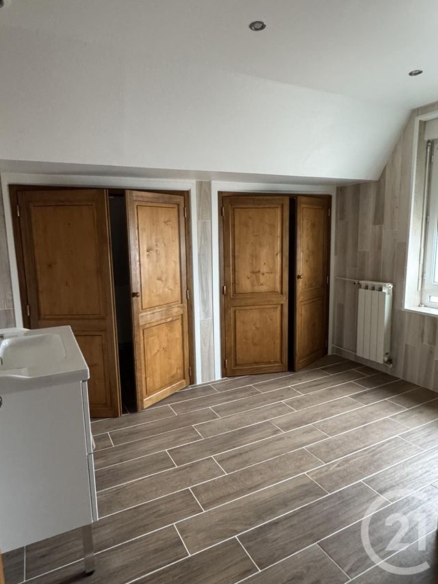 Afficher la photo en grand Appartement F5 à louer - 5 pièces - 116.2 m2 - MONTLUCON - 03 - AUVERGNE - Century 21 Pasquet Immobilier