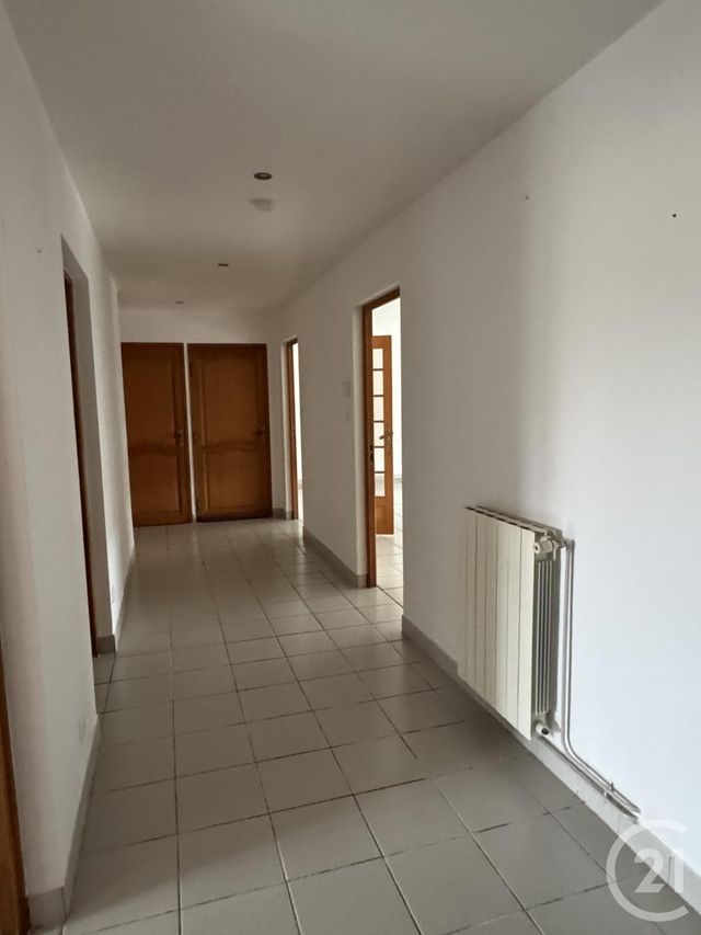 Afficher la photo en grand Appartement F5 à louer - 5 pièces - 116.2 m2 - MONTLUCON - 03 - AUVERGNE - Century 21 Pasquet Immobilier