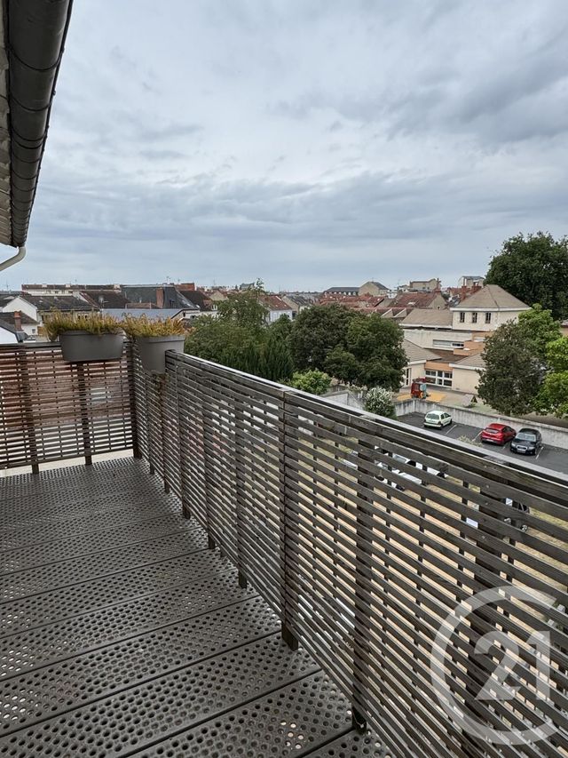 Afficher la photo en grand Appartement F5 à louer - 5 pièces - 116.2 m2 - MONTLUCON - 03 - AUVERGNE - Century 21 Pasquet Immobilier