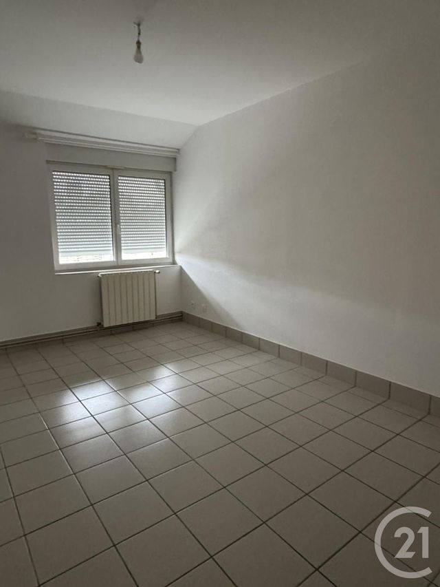 Afficher la photo en grand Appartement F5 à louer - 5 pièces - 116.2 m2 - MONTLUCON - 03 - AUVERGNE - Century 21 Pasquet Immobilier