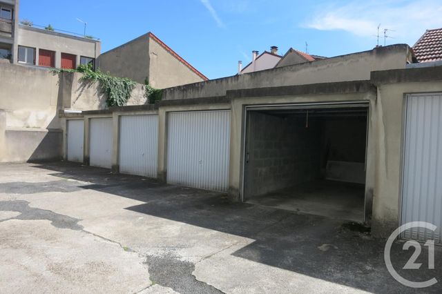 Afficher la photo en grand parking à louer - 12.0 m2 - MONTLUCON - 03 - AUVERGNE - Century 21 Pasquet Immobilier