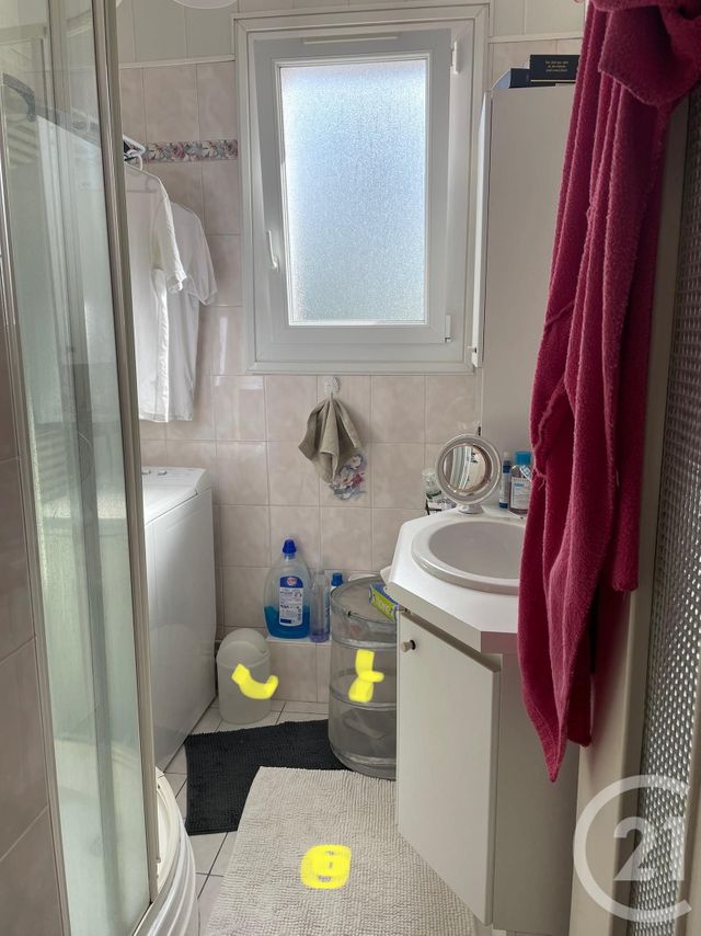 Afficher la photo en grand Appartement F3 à vendre - 3 pièces - 56.21 m2 - MONTLUCON - 03 - AUVERGNE - Century 21 Pasquet Immobilier