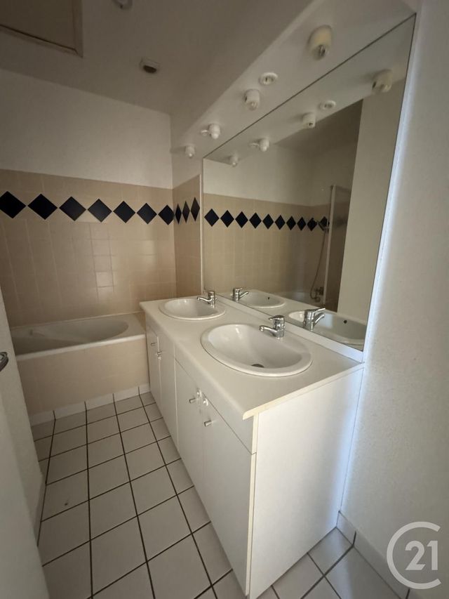 Appartement Autre à louer - 3 pièces - 61.0 m2 - NERIS LES BAINS - 03 - AUVERGNE - Century 21 Pasquet Immobilier