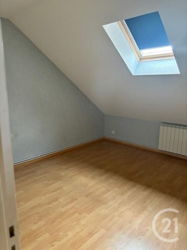 Afficher la photo en grand Appartement Autre à louer - 3 pièces - 61.0 m2 - NERIS LES BAINS - 03 - AUVERGNE - Century 21 Pasquet Immobilier