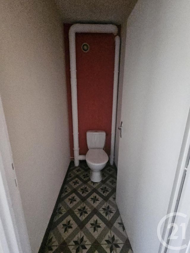 Afficher la photo en grand Appartement F2 à louer - 2 pièces - 50.75 m2 - MONTLUCON - 03 - AUVERGNE - Century 21 Pasquet Immobilier