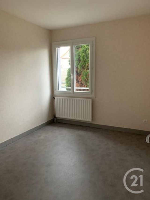 Afficher la photo en grand Appartement F2 à vendre - 2 pièces - 47.09 m2 - MONTLUCON - 03 - AUVERGNE - Century 21 Pasquet Immobilier