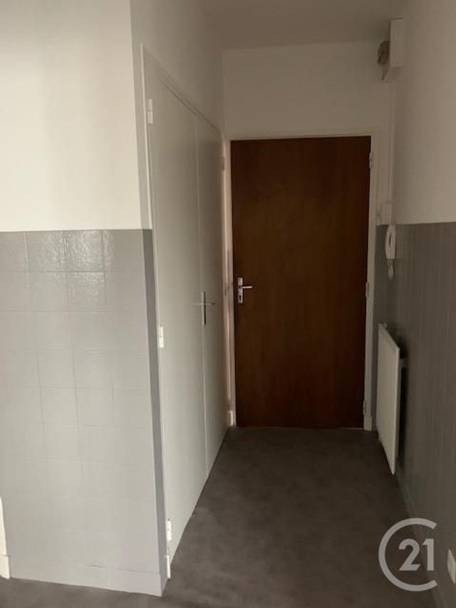 Afficher la photo en grand Appartement F2 à vendre - 2 pièces - 47.09 m2 - MONTLUCON - 03 - AUVERGNE - Century 21 Pasquet Immobilier