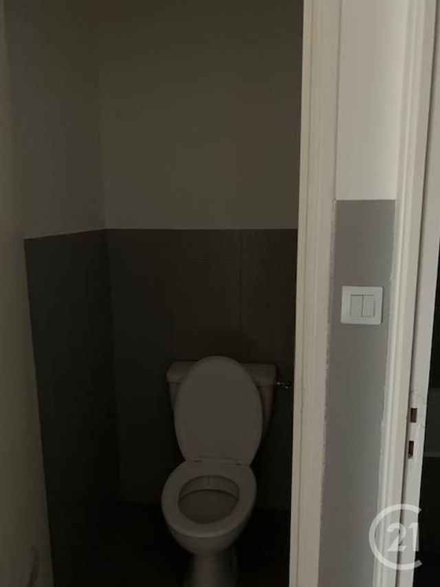 Afficher la photo en grand Appartement F2 à vendre - 2 pièces - 47.09 m2 - MONTLUCON - 03 - AUVERGNE - Century 21 Pasquet Immobilier