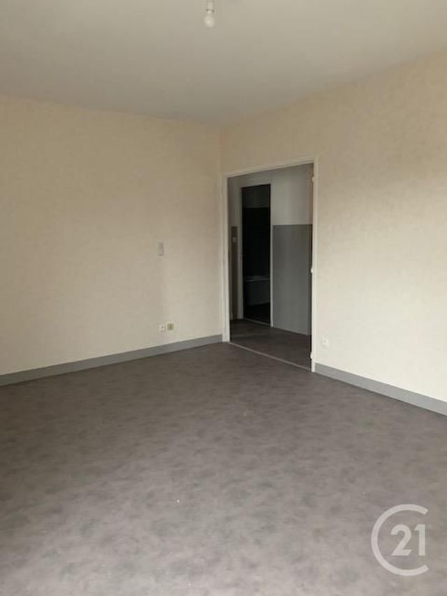 Afficher la photo en grand Appartement F2 à vendre - 2 pièces - 47.09 m2 - MONTLUCON - 03 - AUVERGNE - Century 21 Pasquet Immobilier