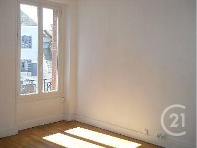 Afficher la photo en grand Appartement F2 à louer - 2 pièces - 45.0 m2 - MONTLUCON - 03 - AUVERGNE - Century 21 Pasquet Immobilier