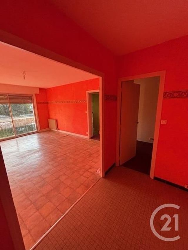 Appartement F3 à louer - 3 pièces - 70.0 m2 - MONTLUCON - 03 - AUVERGNE - Century 21 Pasquet Immobilier