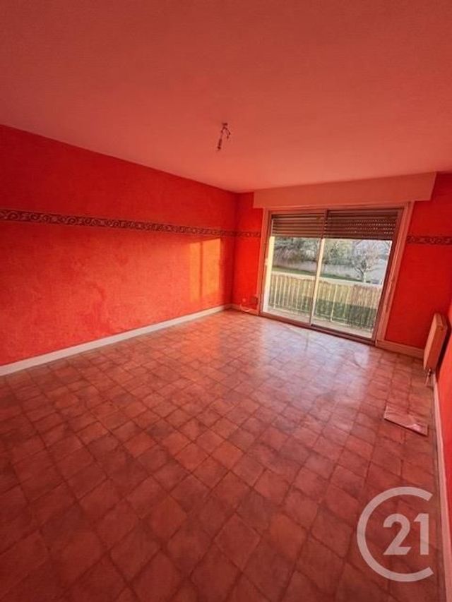 Appartement F3 à louer - 3 pièces - 70.0 m2 - MONTLUCON - 03 - AUVERGNE - Century 21 Pasquet Immobilier