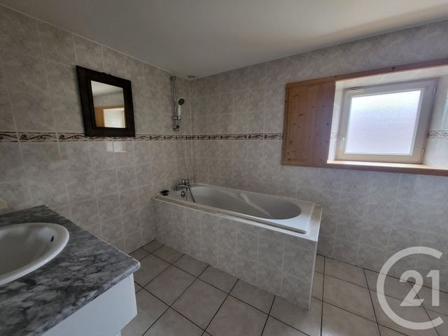 maison à vendre - 4 pièces - 143.0 m2 - DOMERAT - 03 - AUVERGNE - Century 21 Pasquet Immobilier