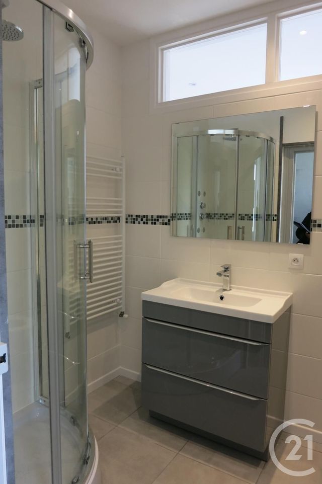 Appartement à louer - 3 pièces - 80.0 m2 - MONTLUCON - 03 - AUVERGNE - Century 21 Pasquet Immobilier