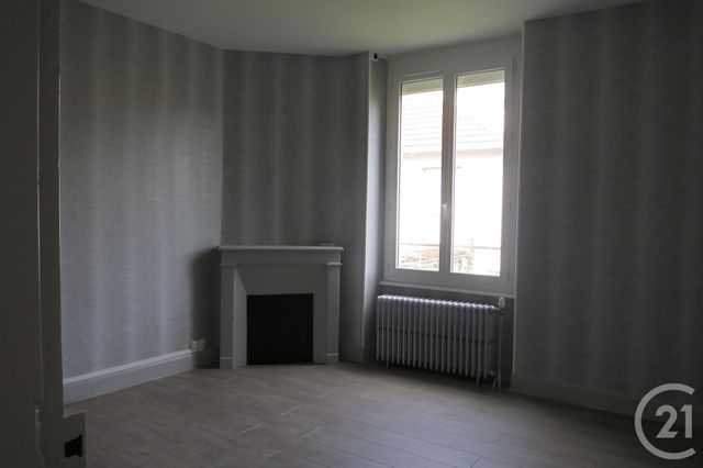 Appartement à louer - 3 pièces - 80.0 m2 - MONTLUCON - 03 - AUVERGNE - Century 21 Pasquet Immobilier