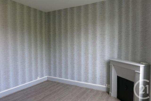 Appartement à louer - 3 pièces - 80.0 m2 - MONTLUCON - 03 - AUVERGNE - Century 21 Pasquet Immobilier