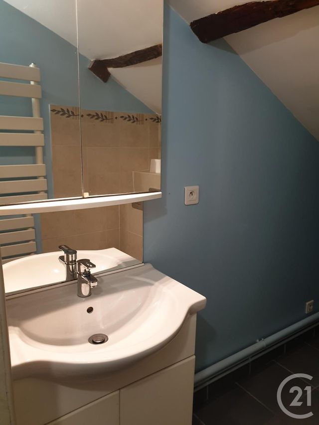 Appartement F2 à louer - 2 pièces - 30.0 m2 - MONTLUCON - 03 - AUVERGNE - Century 21 Pasquet Immobilier