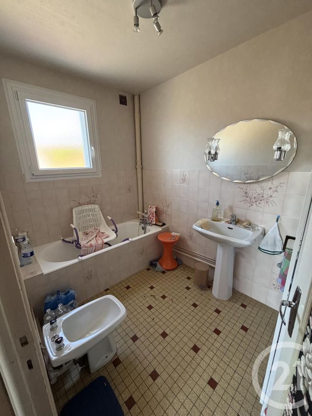 Appartement F3 à vendre - 3 pièces - 72.0 m2 - MONTLUCON - 03 - AUVERGNE - Century 21 Pasquet Immobilier