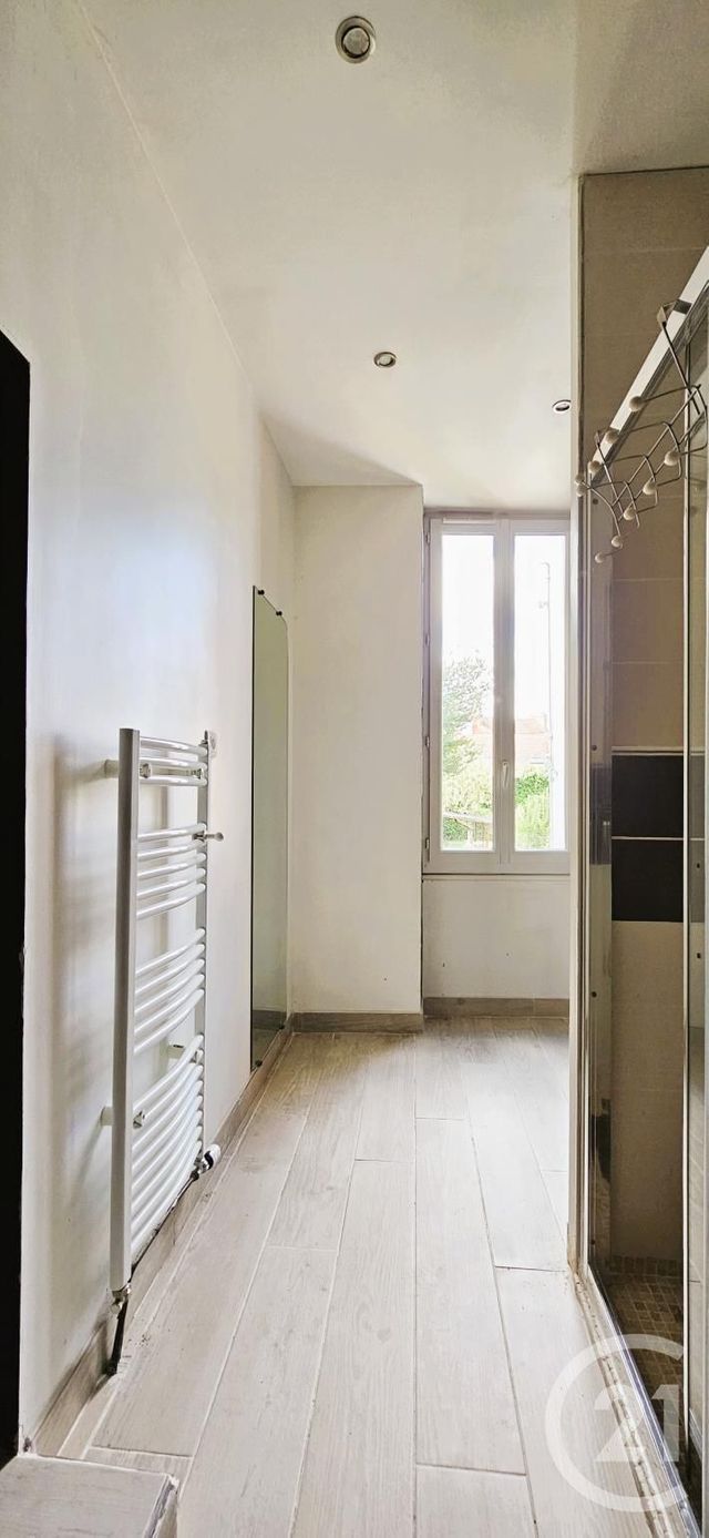 Appartement F3 à vendre - 3 pièces - 54.9 m2 - MONTLUCON - 03 - AUVERGNE - Century 21 Pasquet Immobilier